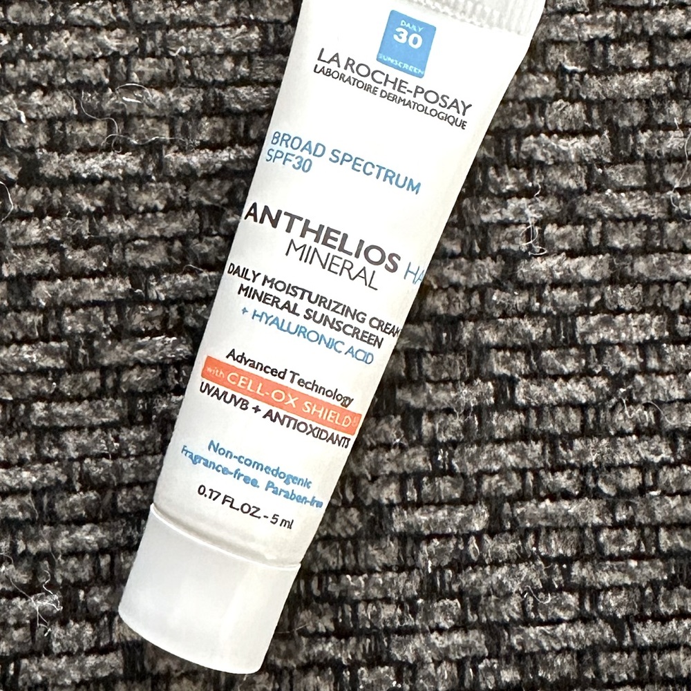 5/25✨daily moisturizer spf30 la roche-posay